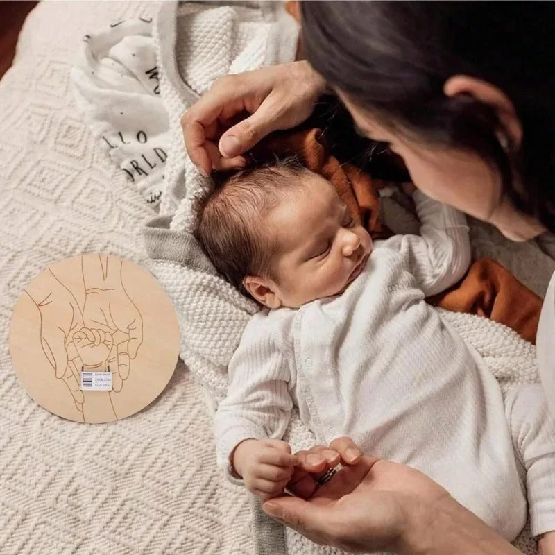Newborn Engraved Keepsake Holder Photography Accessories Personalized Name Baby Gift Memorial Day Gift ﻿